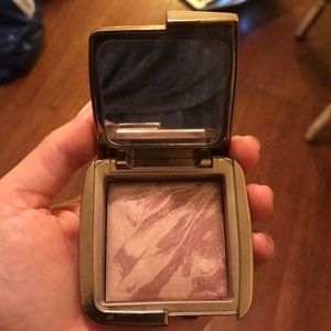 Hourglass Mood Exposure Ambient Lighting Blush